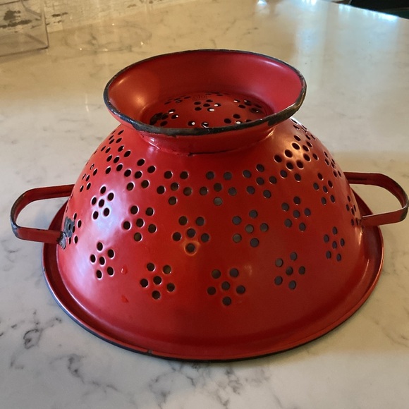Fire engine, red colander - Picture 5 of 9